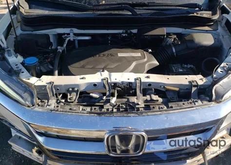 2019 Honda Pilot Touring z USA, uszkodzony, nr VIN 5FNYF5H6XKB037214